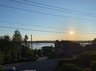 2744 60th Ave SE #B, Mercer Island, WA 98040