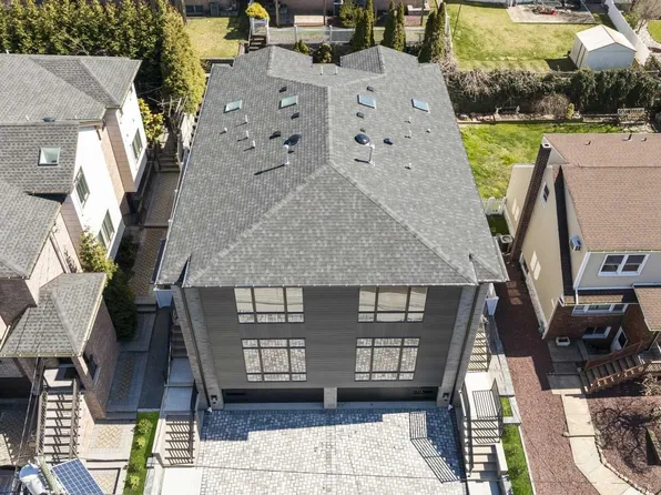 520 6th St #A, Palisades Park, NJ 07650