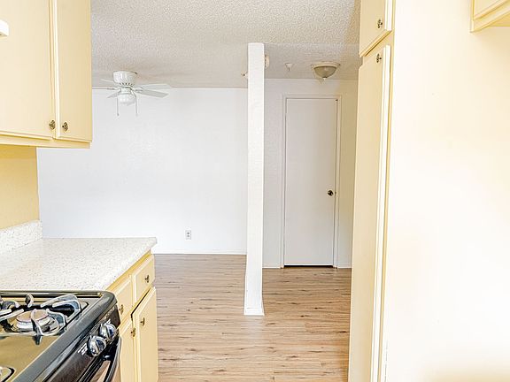 5th image of 12100 Birch Ave #22