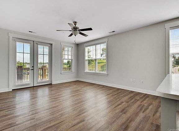 4th image of 819 Terrace Park APT 301