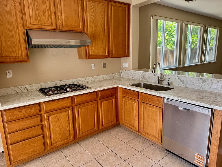 2706 Serene Ct — Photo 6