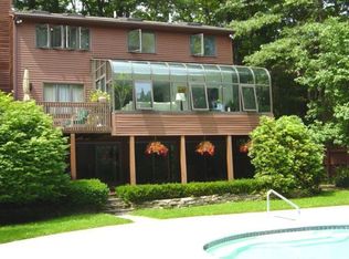 30 Shasta Dr, Londonderry, NH 03053