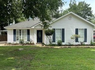 1643 Calhoun St, Mandeville, LA 70448