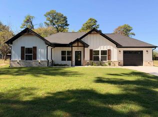 295 Yandle Dr, Henderson, TX 75652