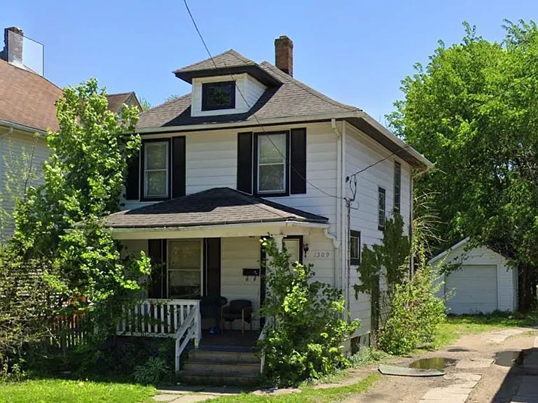 1309 Jackson St — Photo 1