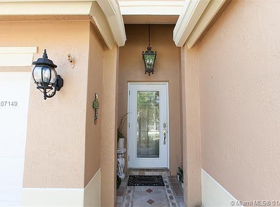 3rd image of 14324 S Royal Cove Cir