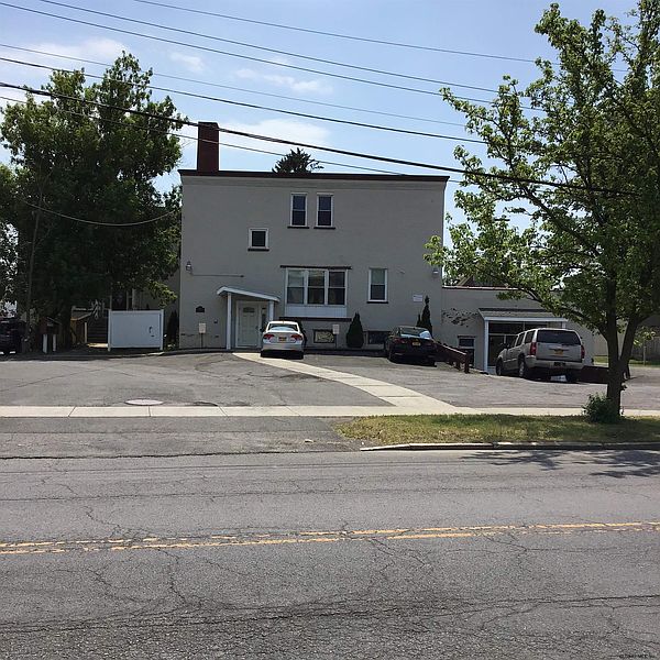 2nd image of 183 N MAIN Avenue