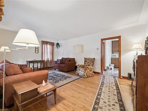 5th image of 75 Arnold St