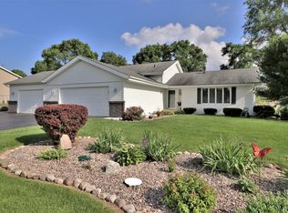 6585 Saddle Club Dr, Roscoe, IL 61073