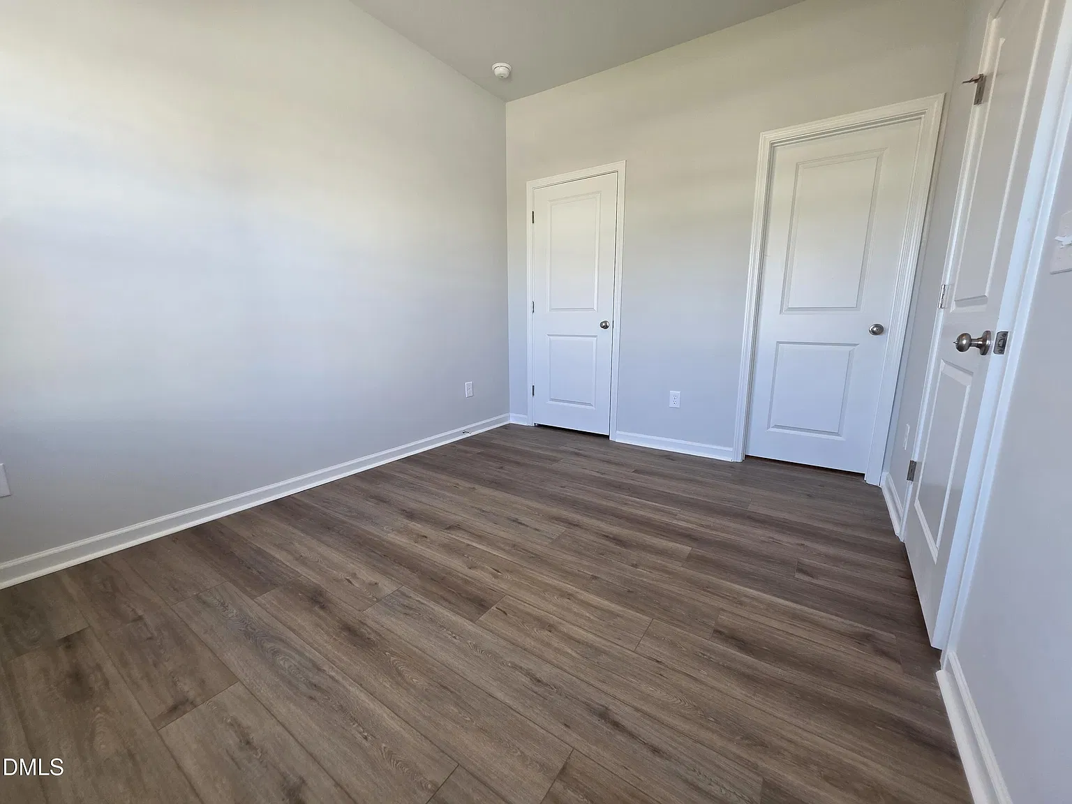 4 bed, 3.0 bath, 2300 sqft, $2,390 — Photo 4