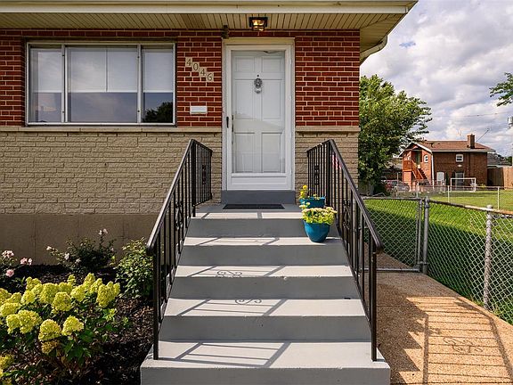 4th image of 4046 Phillips Ave