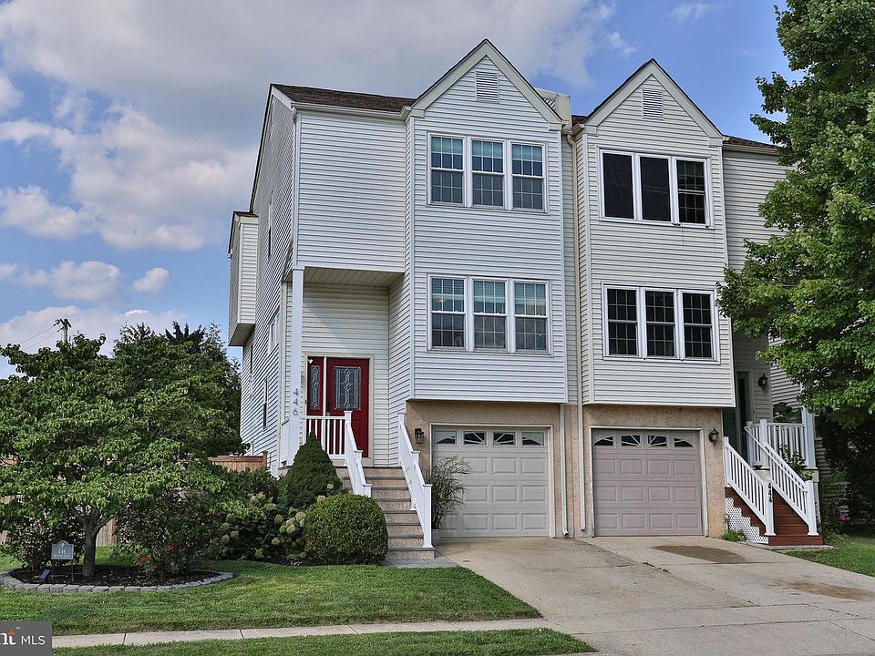 1st image of 446 Pleasant Valley Dr