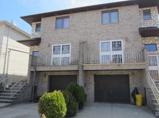 452 9th St #A, Fairview, NJ 07022