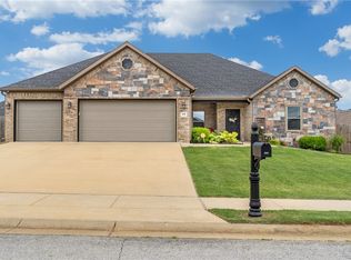 625 Douglas St, Pea Ridge, AR 72751