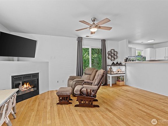 4th image of 12822 159th Street E