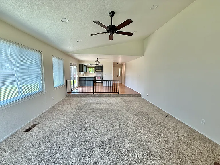 1785 Shamrock Cir — Photo 23