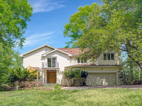 10910 Miller Rd, Oakton, VA 22124