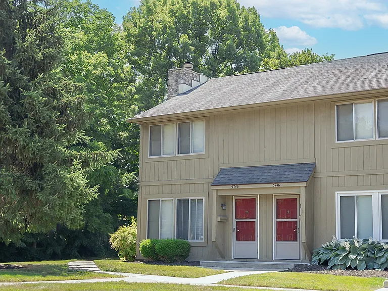 Community Townhome Building at The Woods of Eagle Creek
