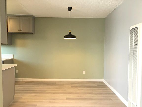 2nd image of 1681 College View Dr APT 14