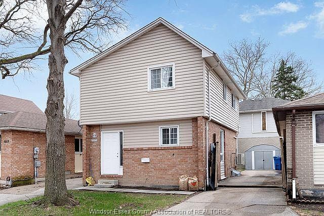 1st image of 8665 Darlington Cres