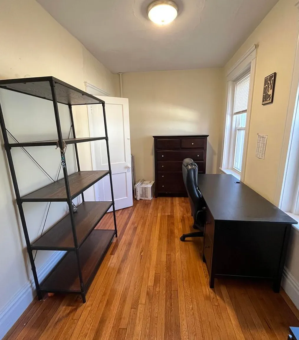 2 bed, 650 sqft, $2,500 — Photo 3