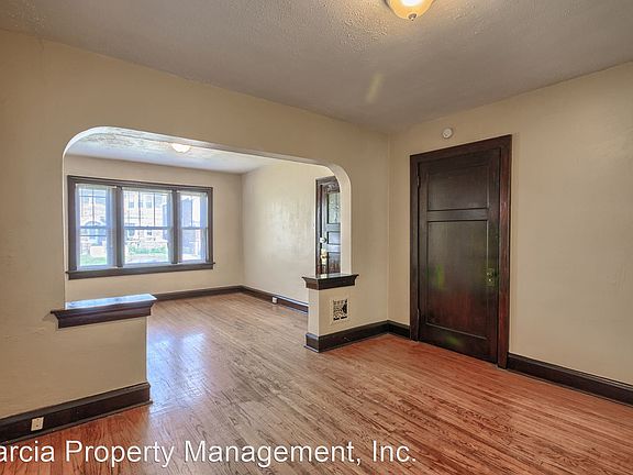 5th image of 4950 Winona Ave #1W