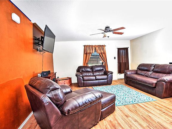 3rd image of 16321 Severn Ln