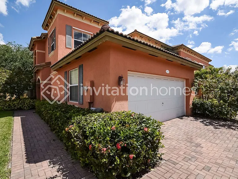 15307 SW 88th Ter — Photo 1