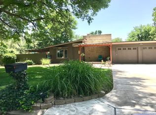 7 W Rolling Hills Dr, Wichita, KS 67212