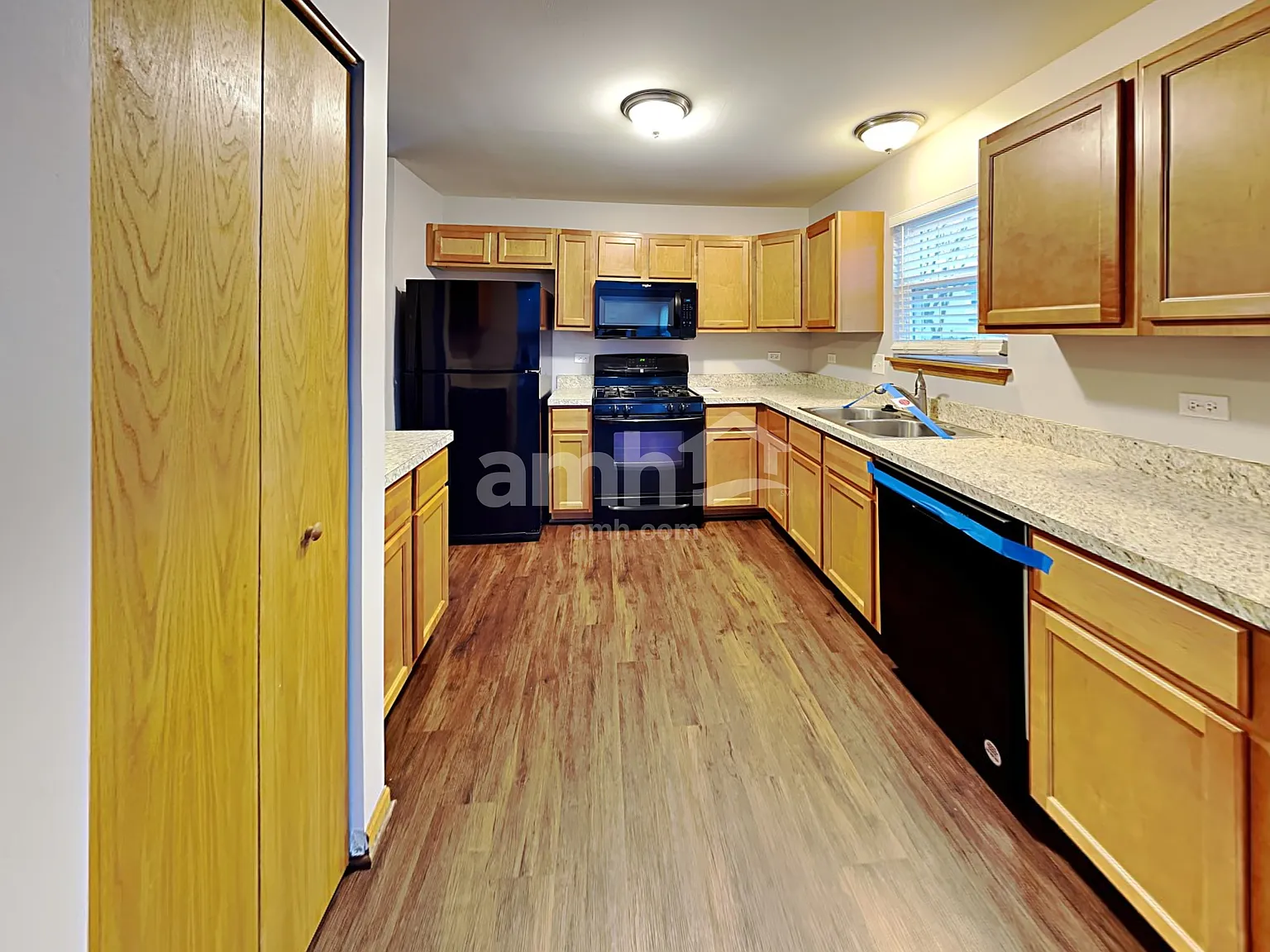 3 bed, 2.5 bath, 1664 sqft, $2,960 — Photo 4