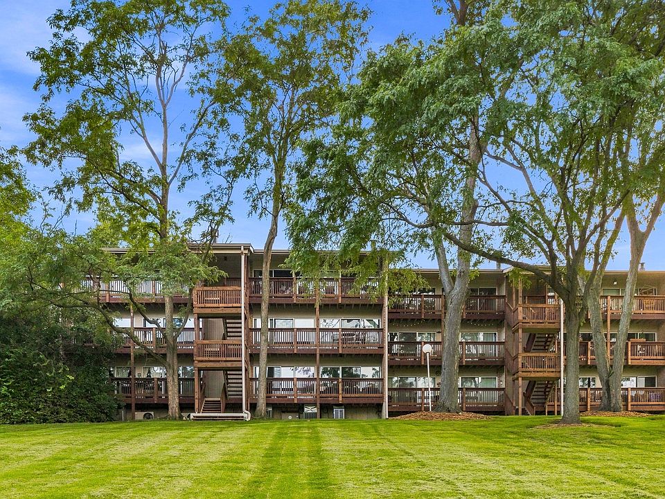 1st image of 5803 Oakwood Dr #2D