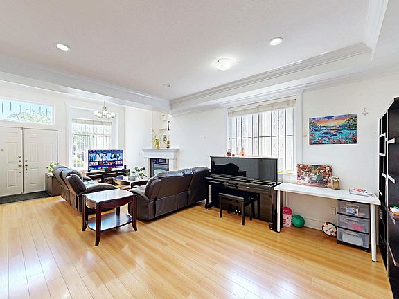 4th image of 5685 Neville St