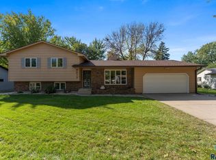 4213 S Cathy Ave, Sioux Falls, SD 57106