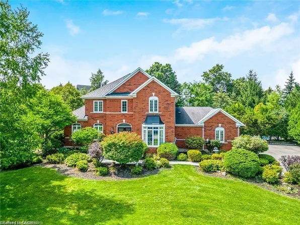 15 Trillium Ter, Halton Hills, ON L7J 2W8