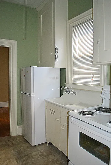 144 Essex St — Photo 7