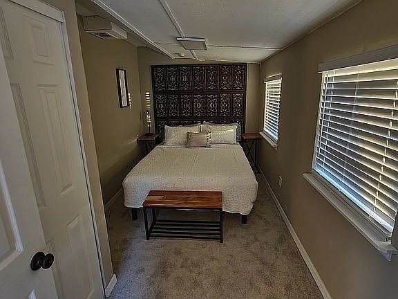 5th image of 1141 Holly Ave