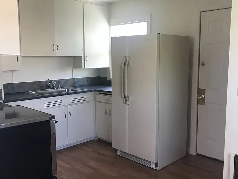 214-285 Cypress 254 256 Colorado — Photo 2