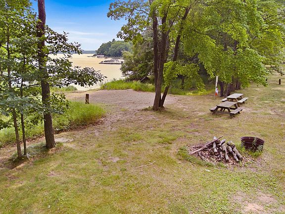 4th image of 25344 White Oak Dr