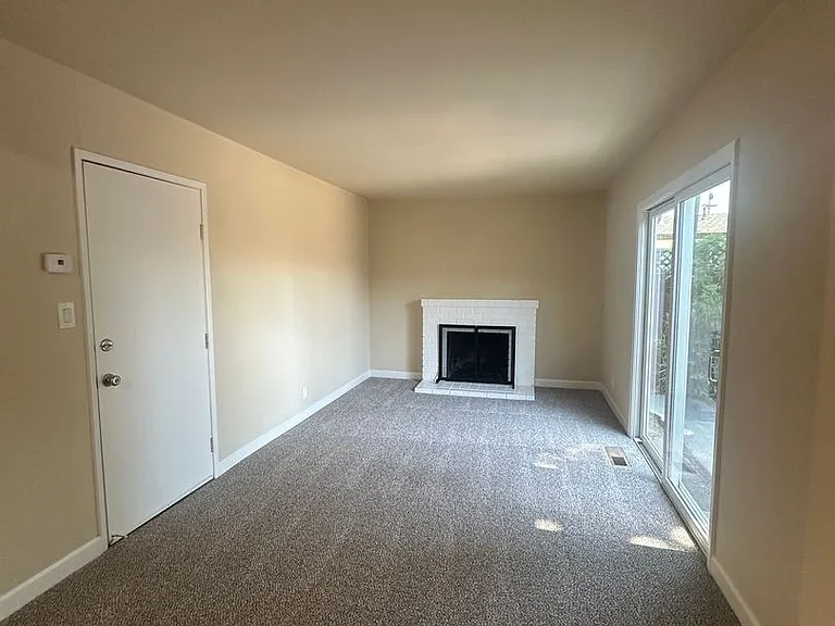 4309 Ross Ave — Photo 13