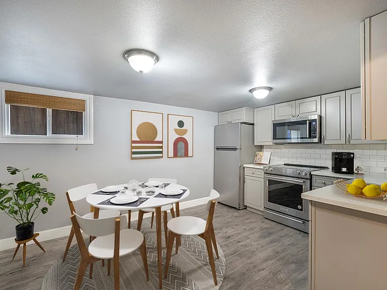 4833 NE 11th Ave #B — Photo 2