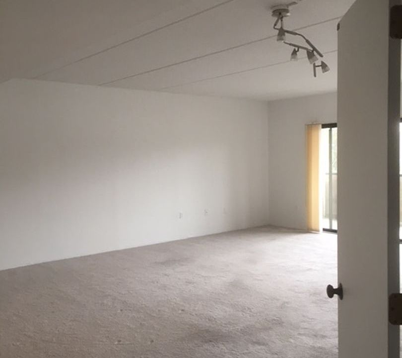 2nd image of 141 Fulton Ave #Cvt-112