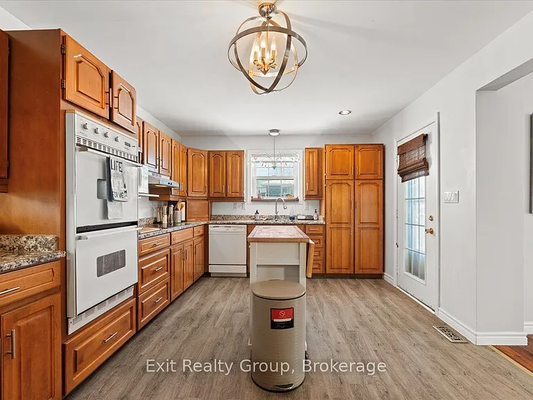 22 Willow Point Rd — Photo 8