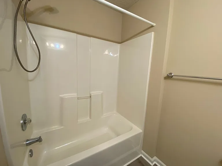 533 Scholastic Ct — Photo 10