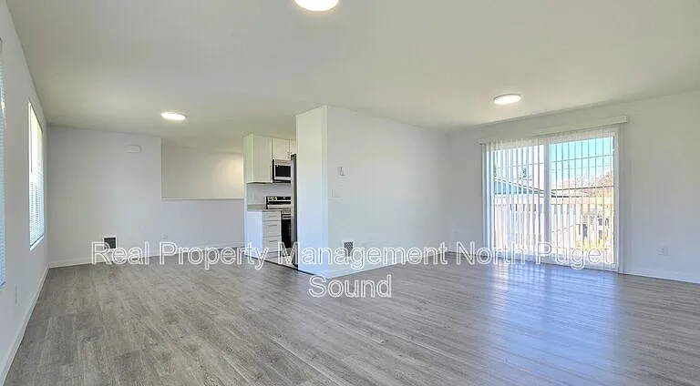 1421 Pine St #B — Photo 8