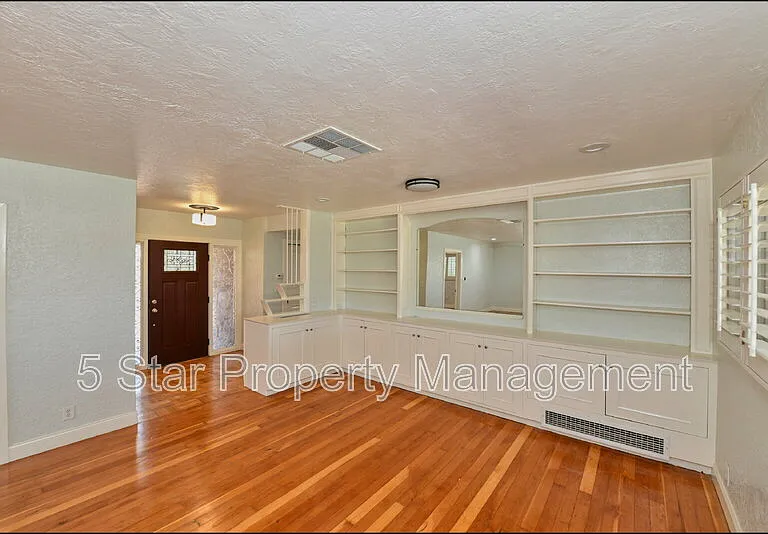 3030 Aurora Ave — Photo 12