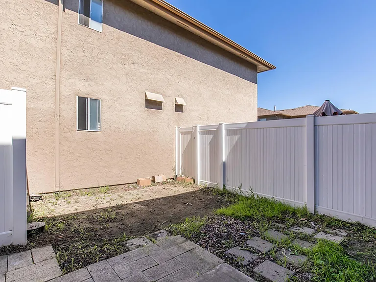 Buena La Vista Apartment Homes — Photo 62