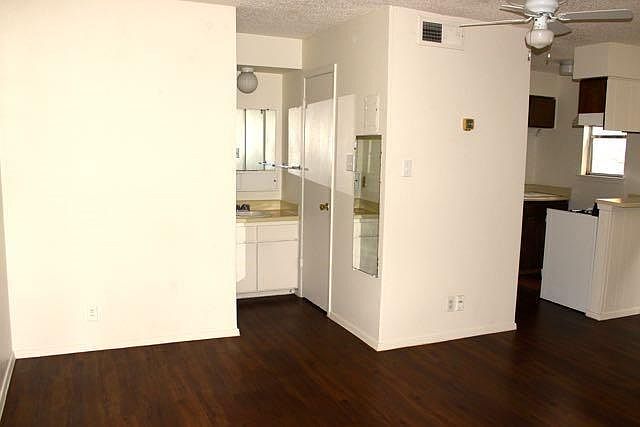 2nd image of 4204 Speedway APT 205