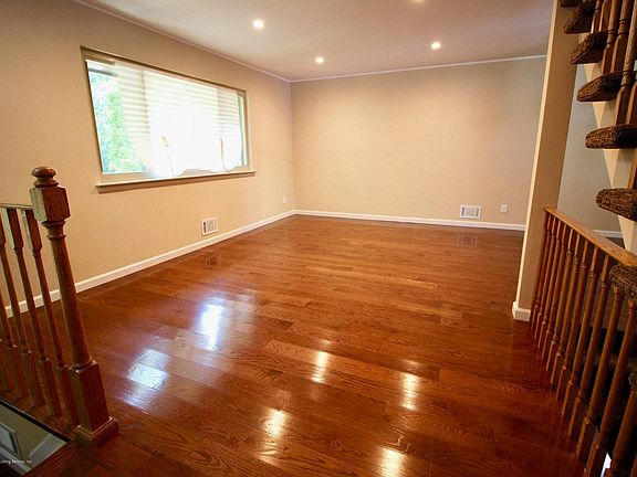 5th image of 1023 Westwood Ave