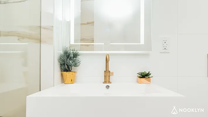 Rented by Nooklyn NYC LLC | media 95