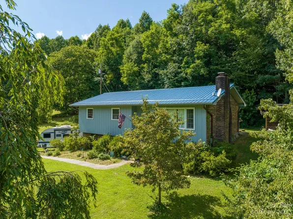 1100 Dupont Rd, Hendersonville, NC 28739